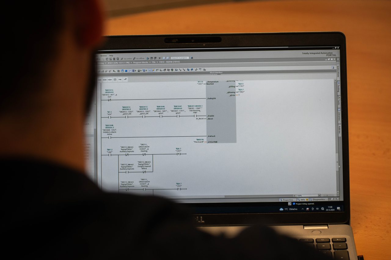 SOFTWARE A OŽIVENÍ JEDNOÚČELOVÝCH STROJŮ
